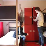 2a Hostel *