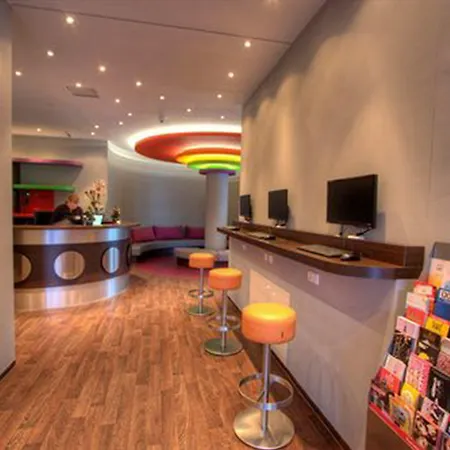 2a Hostel *